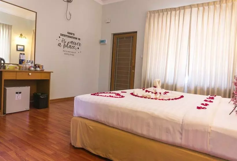 هتل Westay @ The Grand Nyaung Shwe, Inle Lake