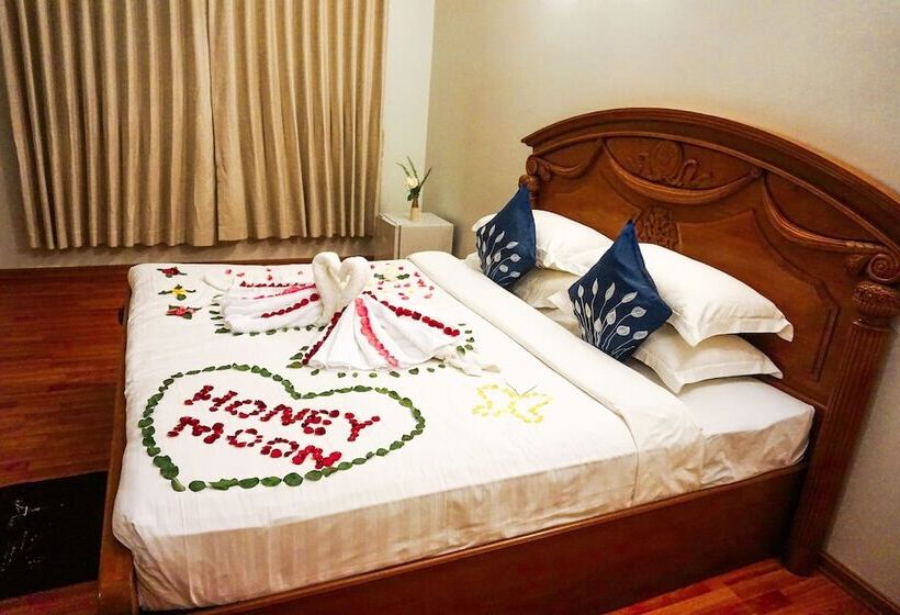 هتل Westay @ The Grand Nyaung Shwe, Inle Lake