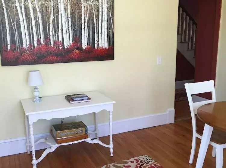 James Place Inn Bed And Breakfast