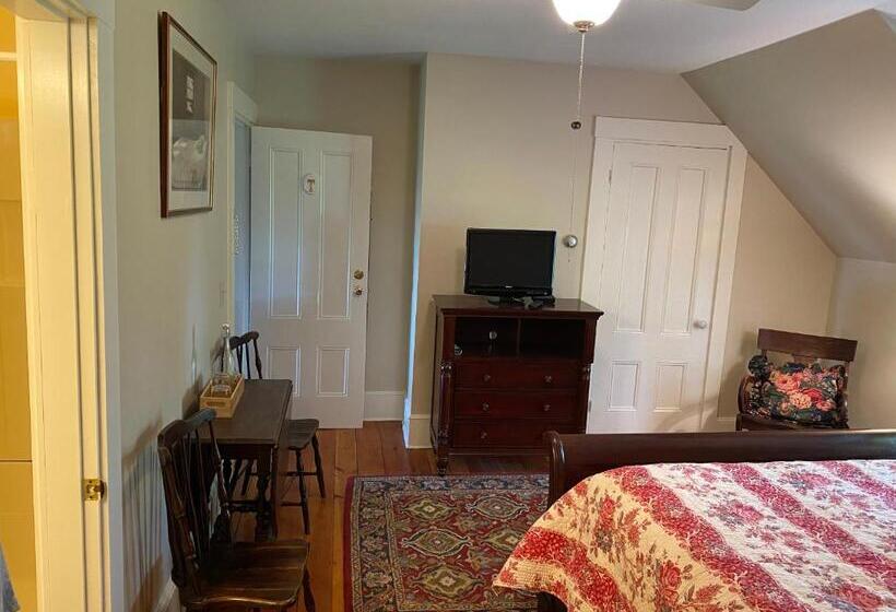 James Place Inn Bed And Breakfast