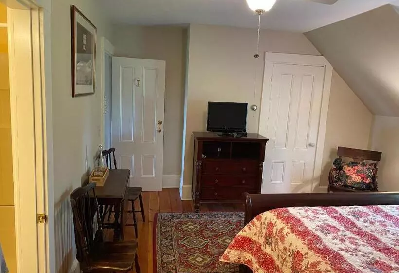 James Place Inn Bed And Breakfast