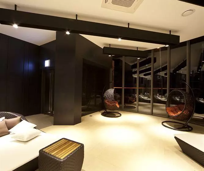 Luston Villa & Hotel