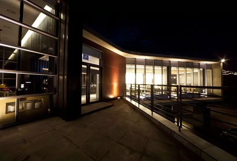 Luston Villa & Hotel