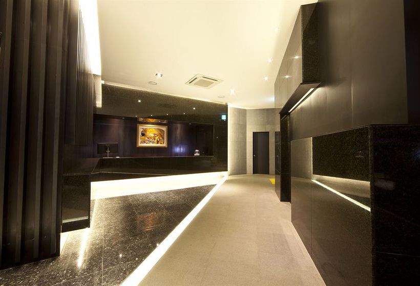 Luston Villa & Hotel