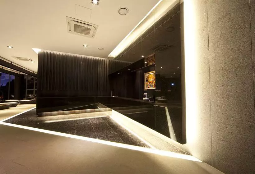 Luston Villa & Hotel