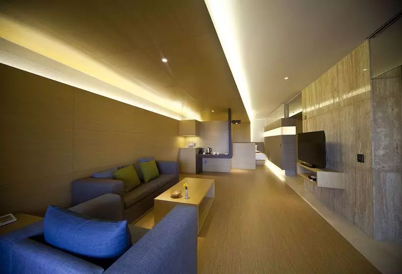 Luston Villa & Hotel