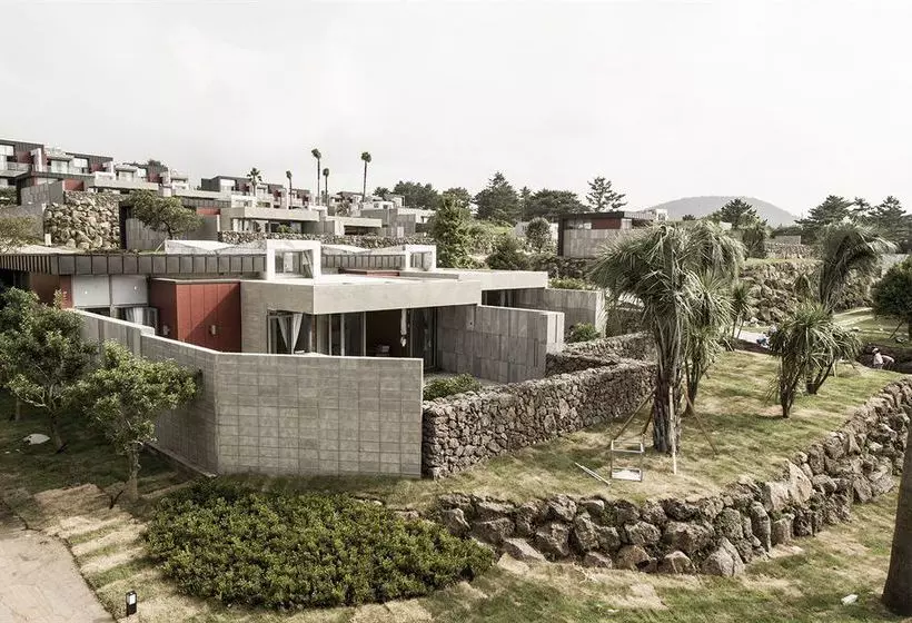 Luston Villa & Hotel