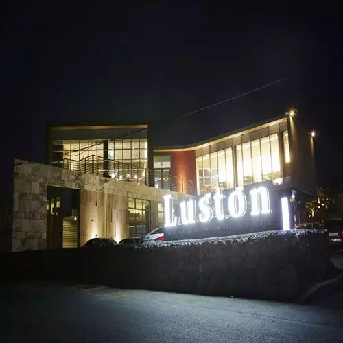 Luston Villa & Hotel