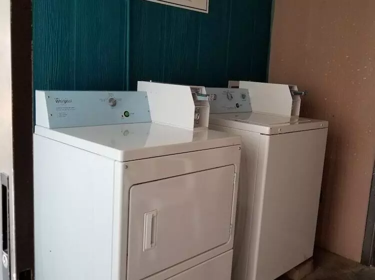 모텔 Homestay Inn & Suites