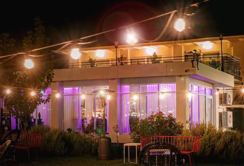 모텔 The Oriana Orange   Retro Hotel & Resort