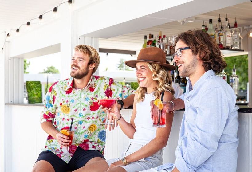 모텔 The Oriana Orange   Retro Hotel & Resort