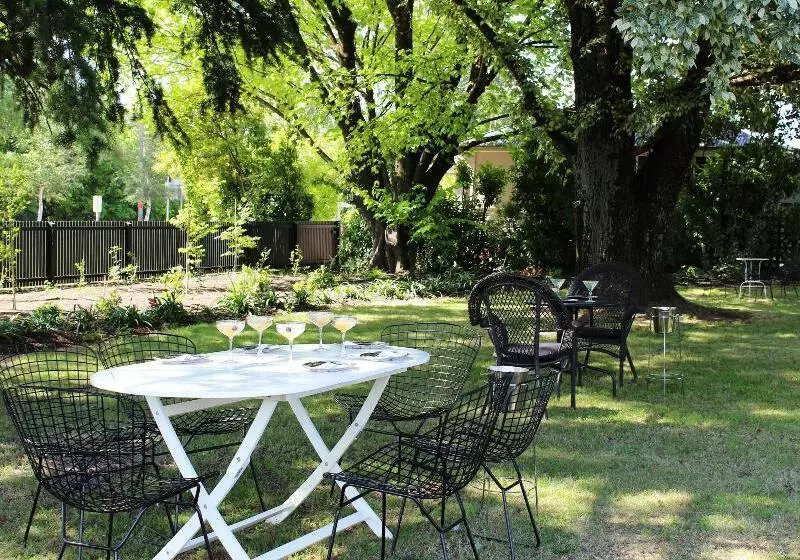 모텔 The Oriana Orange   Retro Hotel & Resort