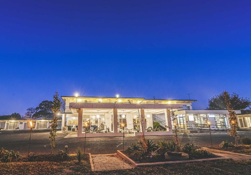 모텔 The Oriana Orange   Retro Hotel & Resort