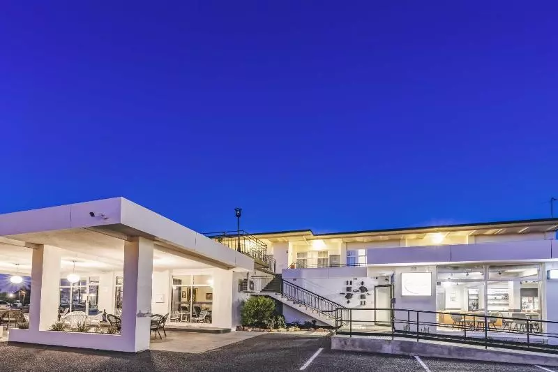 모텔 The Oriana Orange   Retro Hotel & Resort