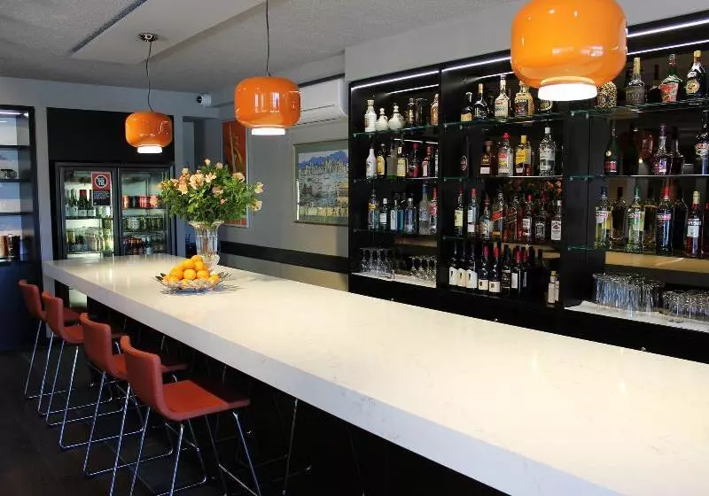 모텔 The Oriana Orange   Retro Hotel & Resort