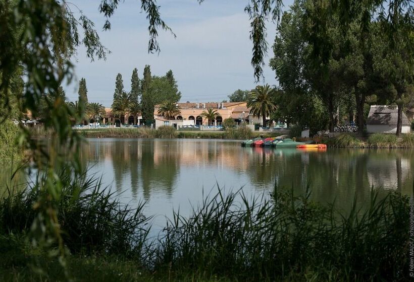 住所  Adonis Arles by Olydea