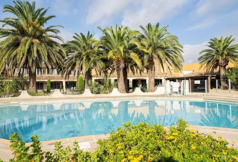 住所  Adonis Arles by Olydea