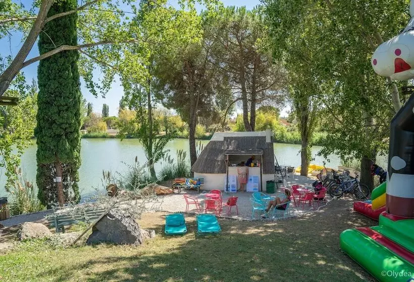 住所  Adonis Arles by Olydea