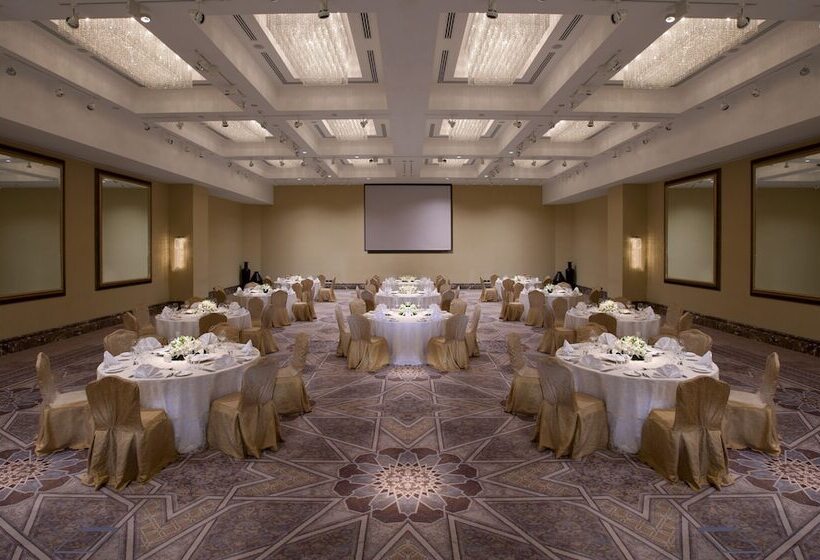 Shangri La Hotel Apartments Qaryat Al Beri