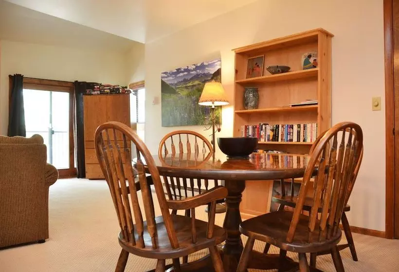 Sundowner Ii By Ski Village Resorts