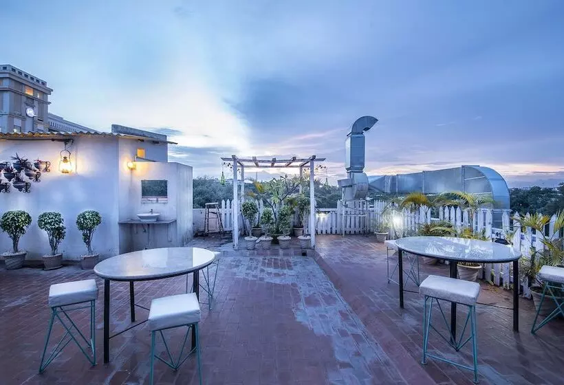 Hôtel Aishwarya Suites