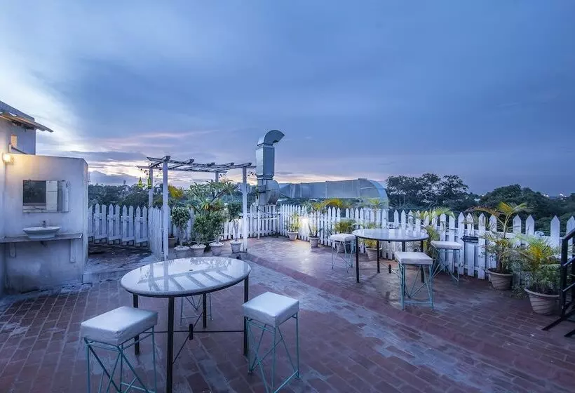 Hôtel Aishwarya Suites