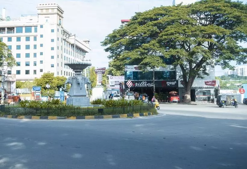 Hôtel Aishwarya Suites