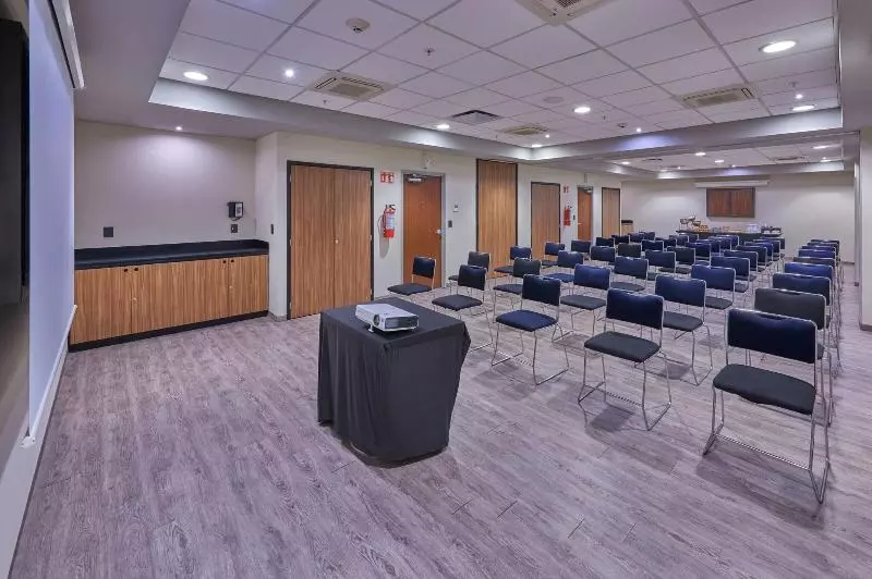 酒店 City Express By Marriott Salamanca