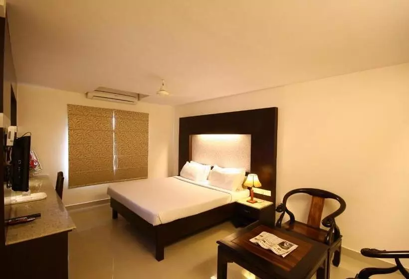 Отель Crescent Crest