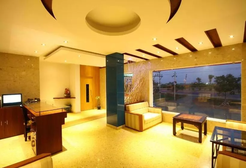 Отель Crescent Crest