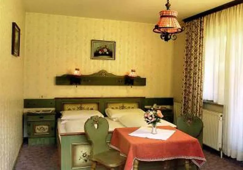 ホテル Gasthof Pension Alpenrose