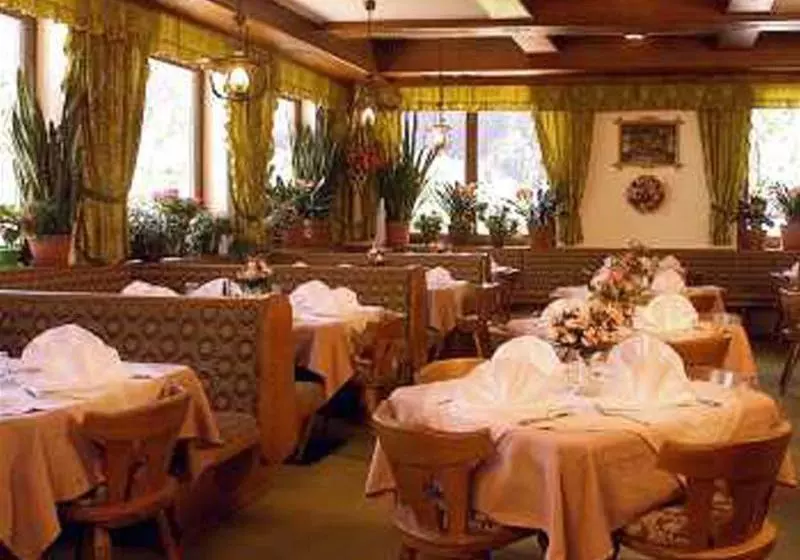 ホテル Gasthof Pension Alpenrose