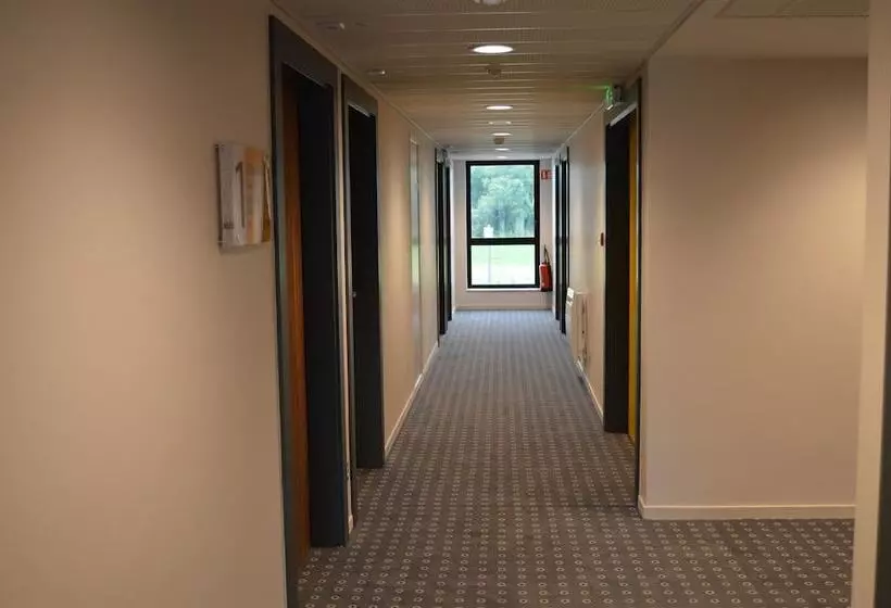 Отель Kyriad Prestige Pau – Palais Des Sports