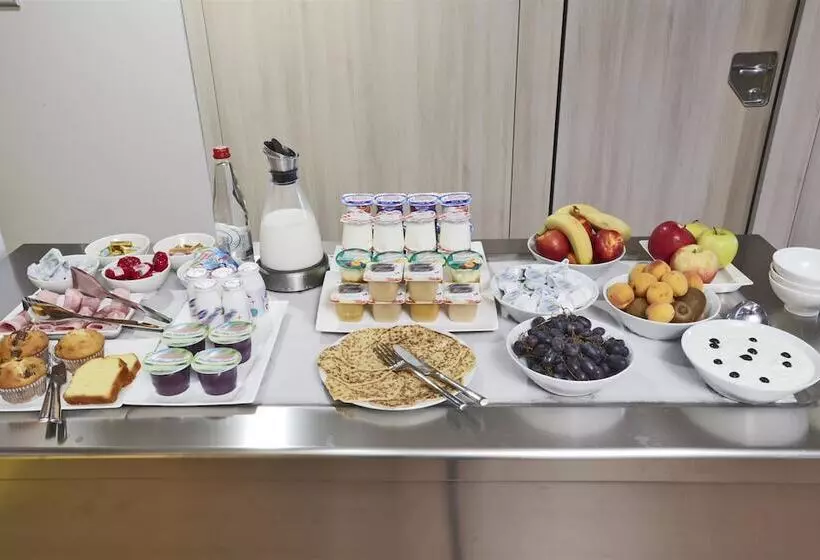 Отель Kyriad Prestige Pau – Palais Des Sports