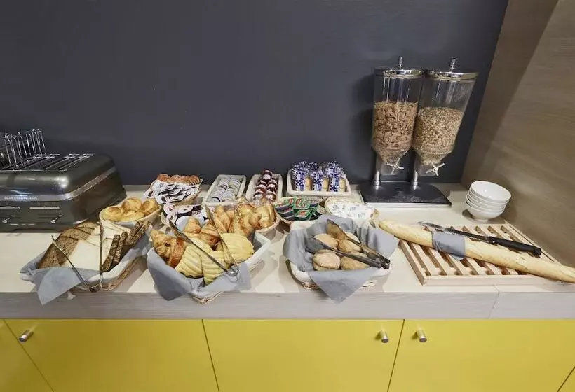 Отель Kyriad Prestige Pau – Palais Des Sports