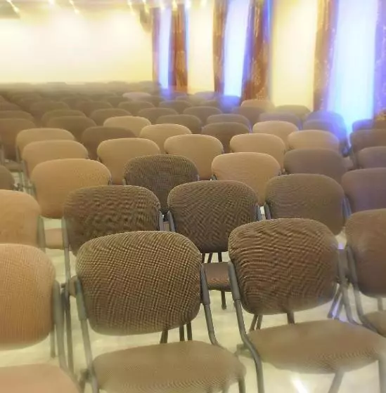 هتل Optima Deluxe Kryvyi Rih