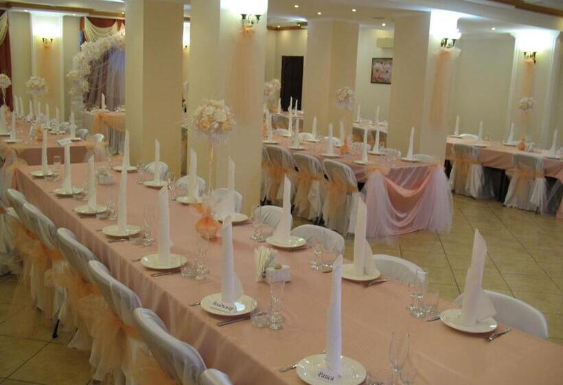 בית מלון כפרי Optima Deluxe Kryvyi Rih