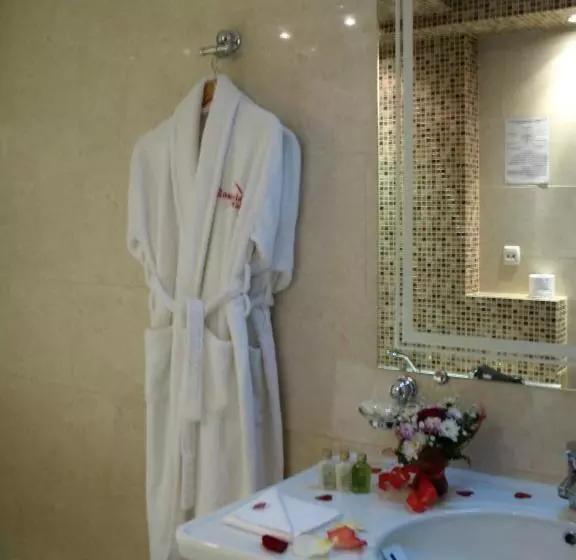 هتل Optima Deluxe Kryvyi Rih