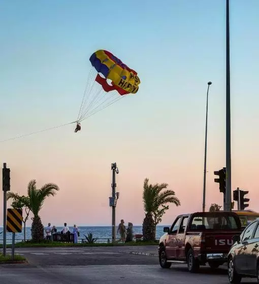 בית מלון כפרי Parador Beach
