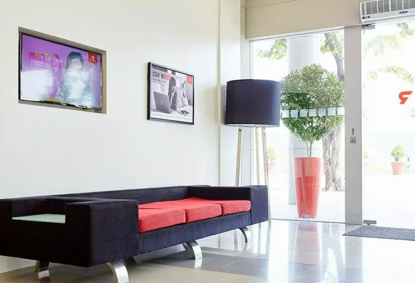 בית מלון כפרי Red Planet Manila Aseana City