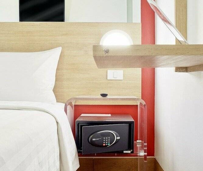 בית מלון כפרי Red Planet Manila Aseana City