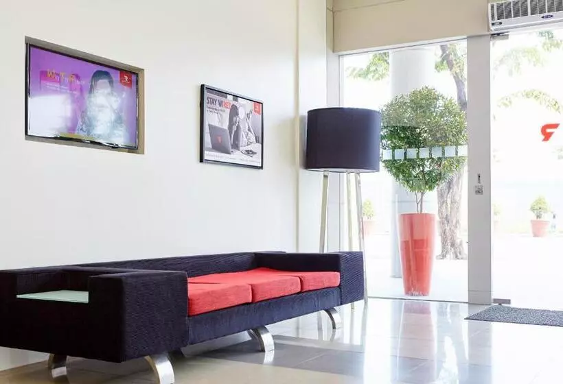 בית מלון כפרי Red Planet Manila Aseana City