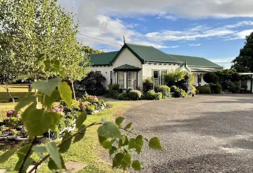 Hotel Strahan Wilderness Lodge