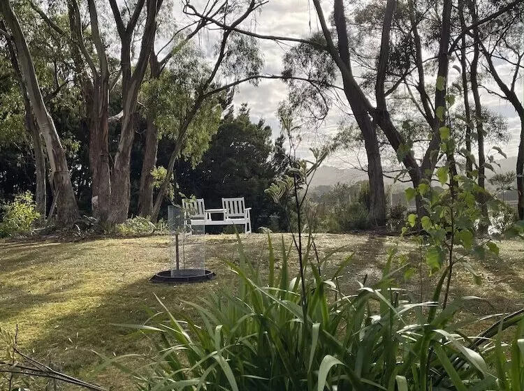 Hotel Strahan Wilderness Lodge