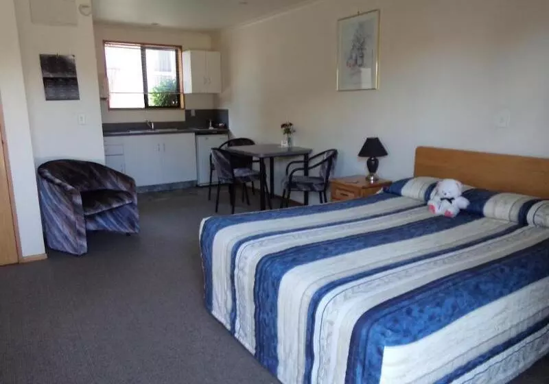 مُتل Baywatch Motor Lodge