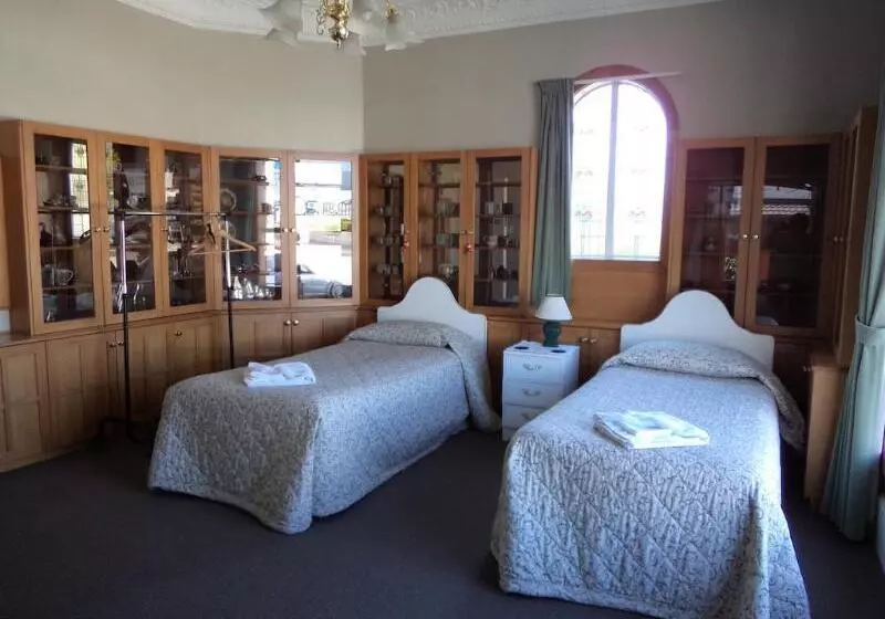 مُتل Baywatch Motor Lodge