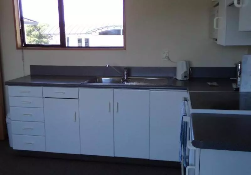 مُتل Baywatch Motor Lodge