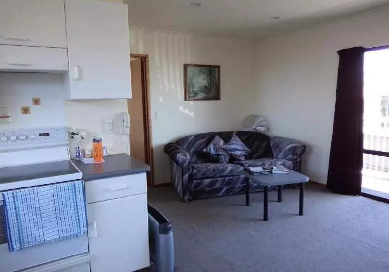 مُتل Baywatch Motor Lodge