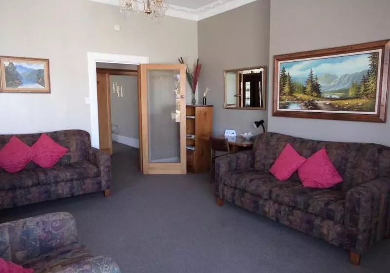 مُتل Baywatch Motor Lodge