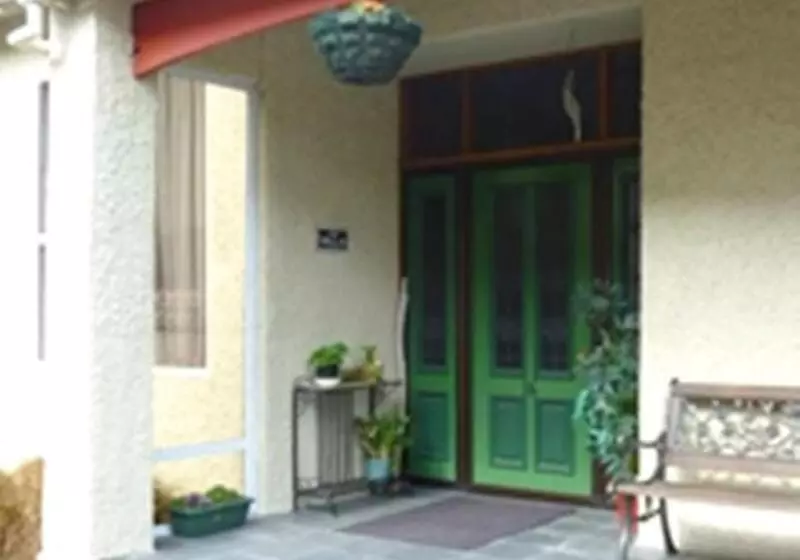 مُتل Baywatch Motor Lodge